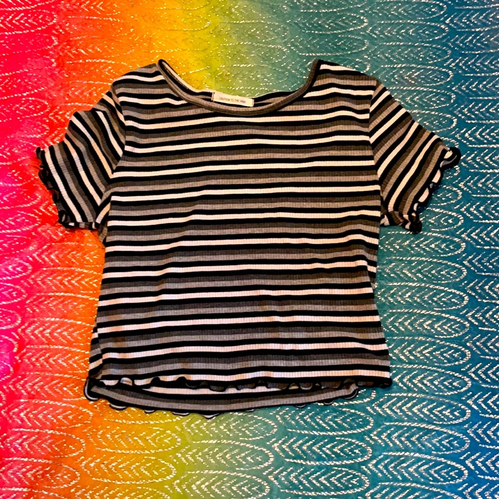 Cute girls crop top!! Trendy top 🔥